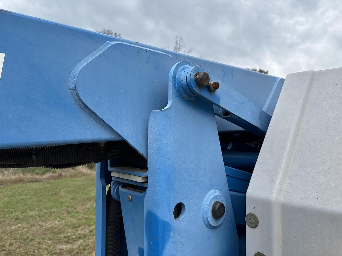 Used 2000 Genie Industries Z-30/20N