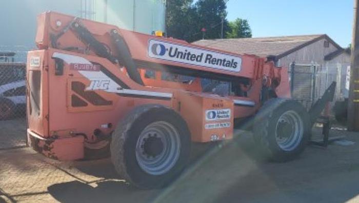 Used Reach lift 10,000Lbs Skytrack
