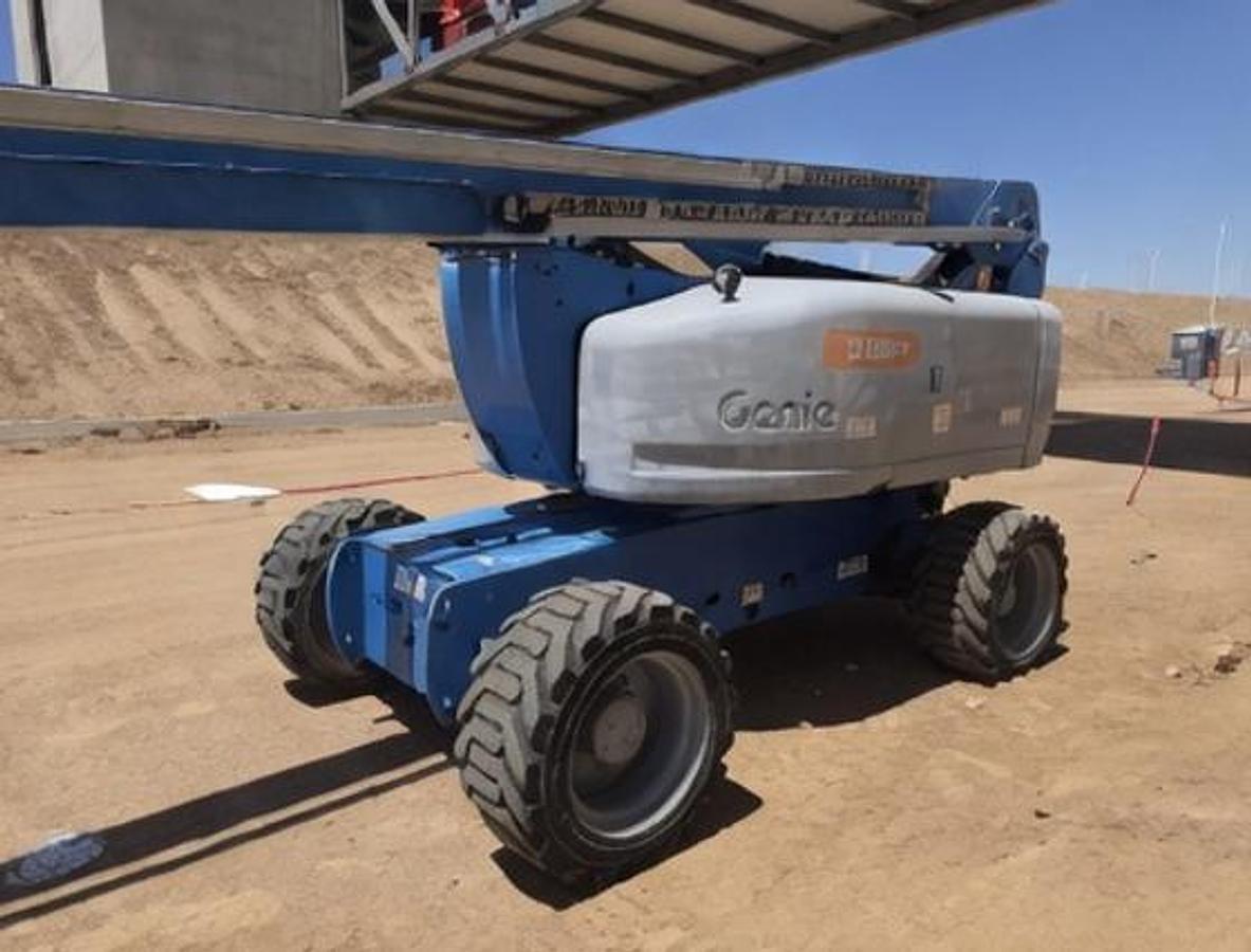 Used 2013 Genie Z-80/60 80' Articulating Boom Lift