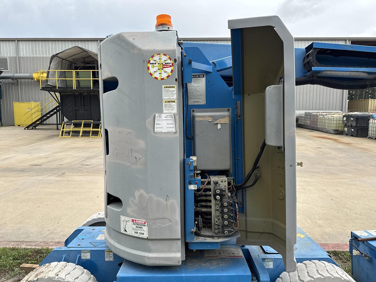 Used 2000 Genie Industries Z-30/20N