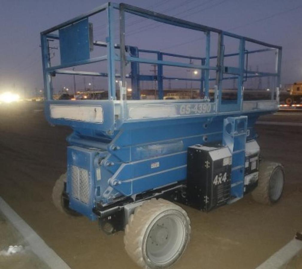 Used 2017 GENIE GS4390RT