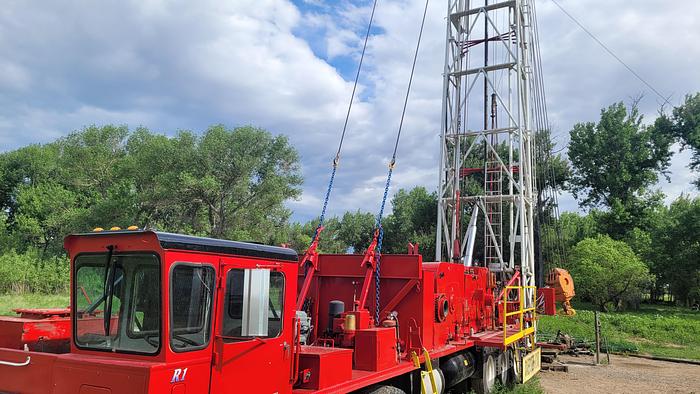 Used Franks 400 Workover Rig