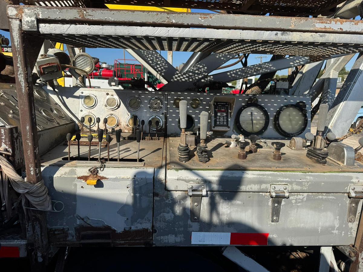 Used Caterpillar Bodyload Coiled Tubing Unit