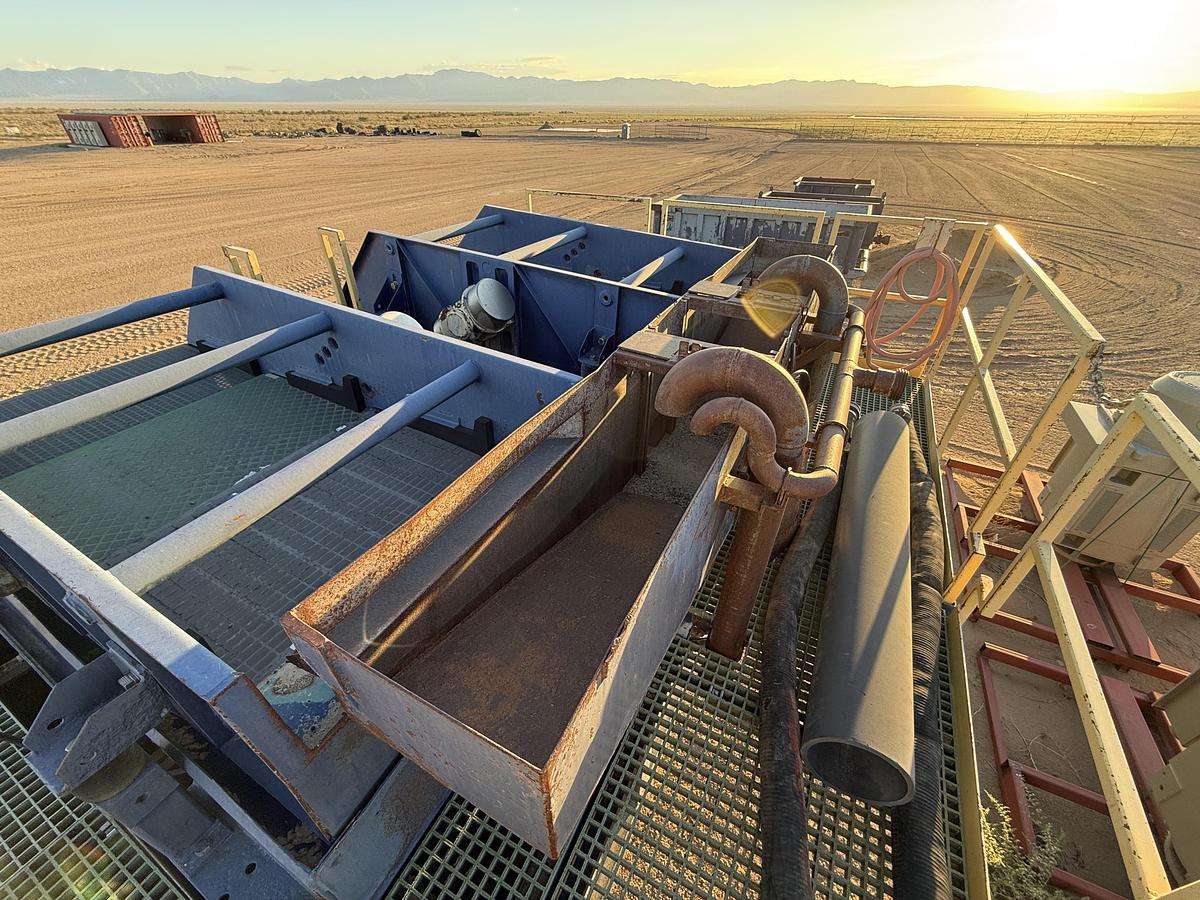 Used Hopper 102' X 260,000 #