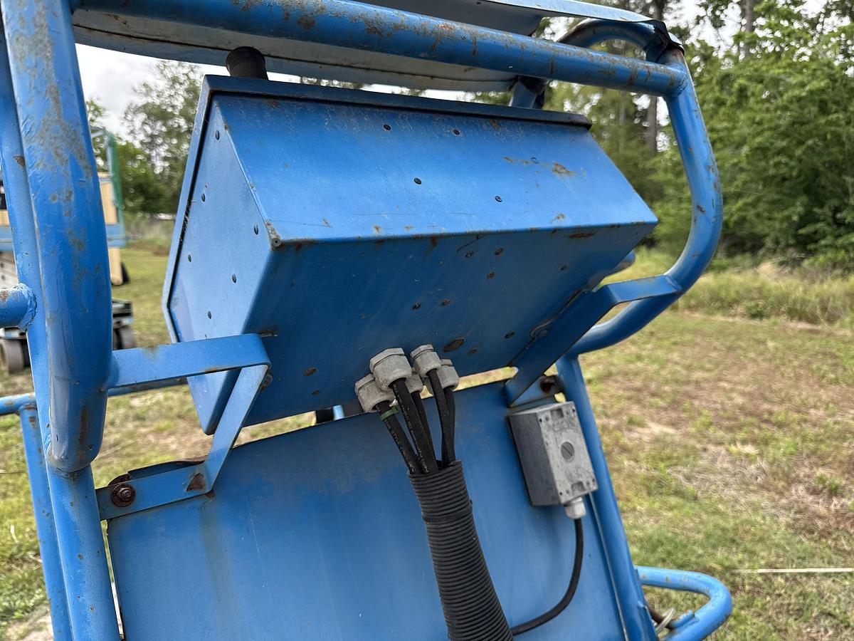 Used 2000 Genie Industries Z-30/20N