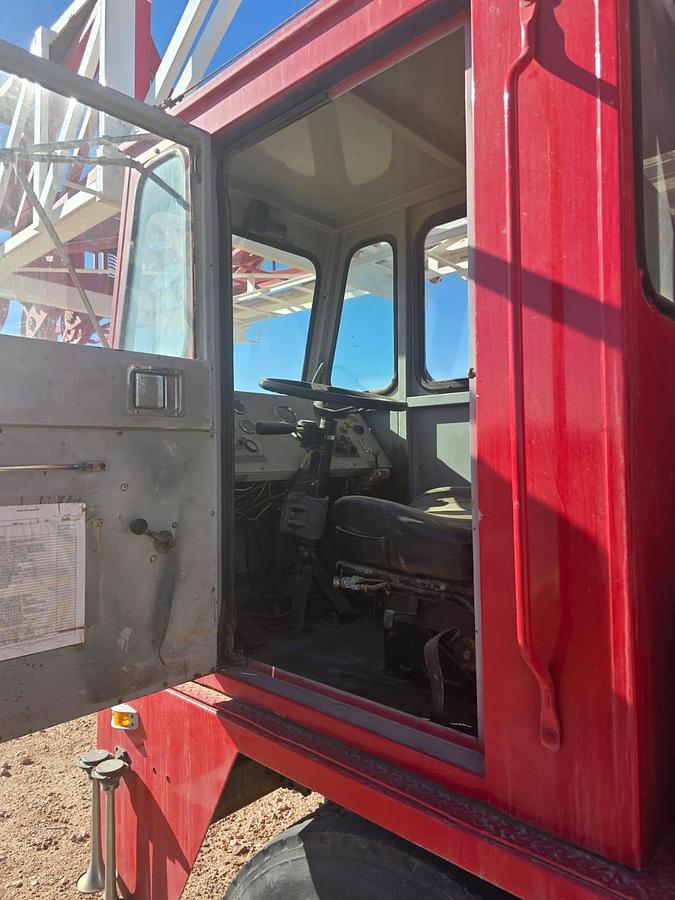 Used 2005 Crown 600 Workover Rig