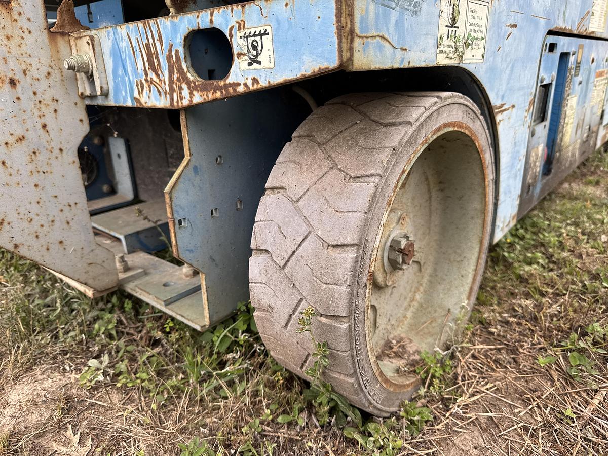 Used 2000 Genie Industries GS-3246