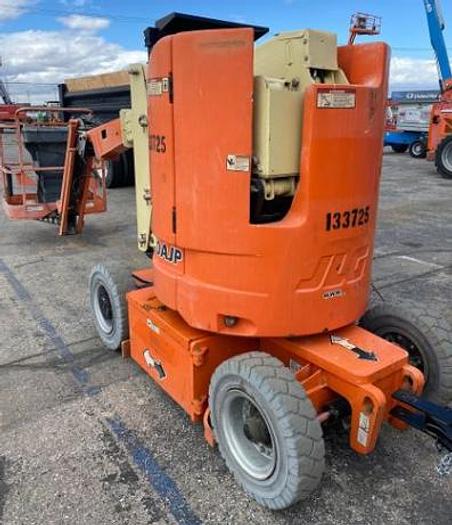 Used JLG Electric 30ft boom