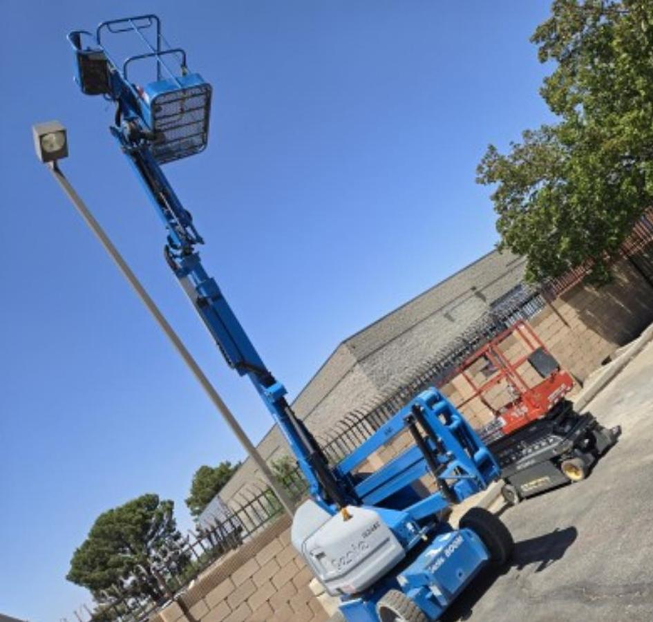 Used 2016 Genie 40ft Articulating Electric boom