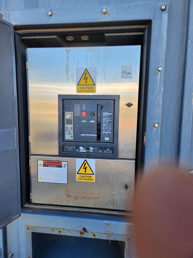 Used 2010 Volvo 550 kW Genset