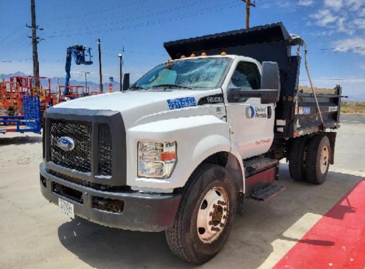 Used 2019 FORD F-750SD 5 Yard dump truck