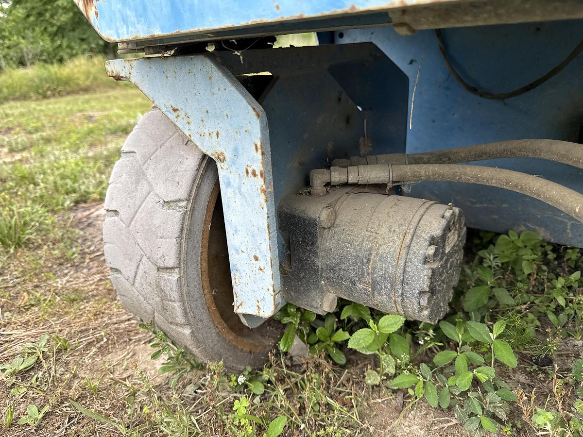 Used 2000 Genie Industries GS-3246