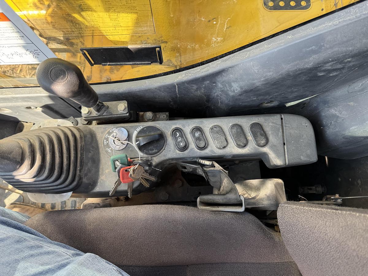 Used 2022 KOMATSU PC138-11