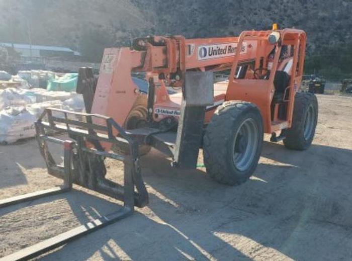 Used Reach lift 10,000Lbs Skytrak