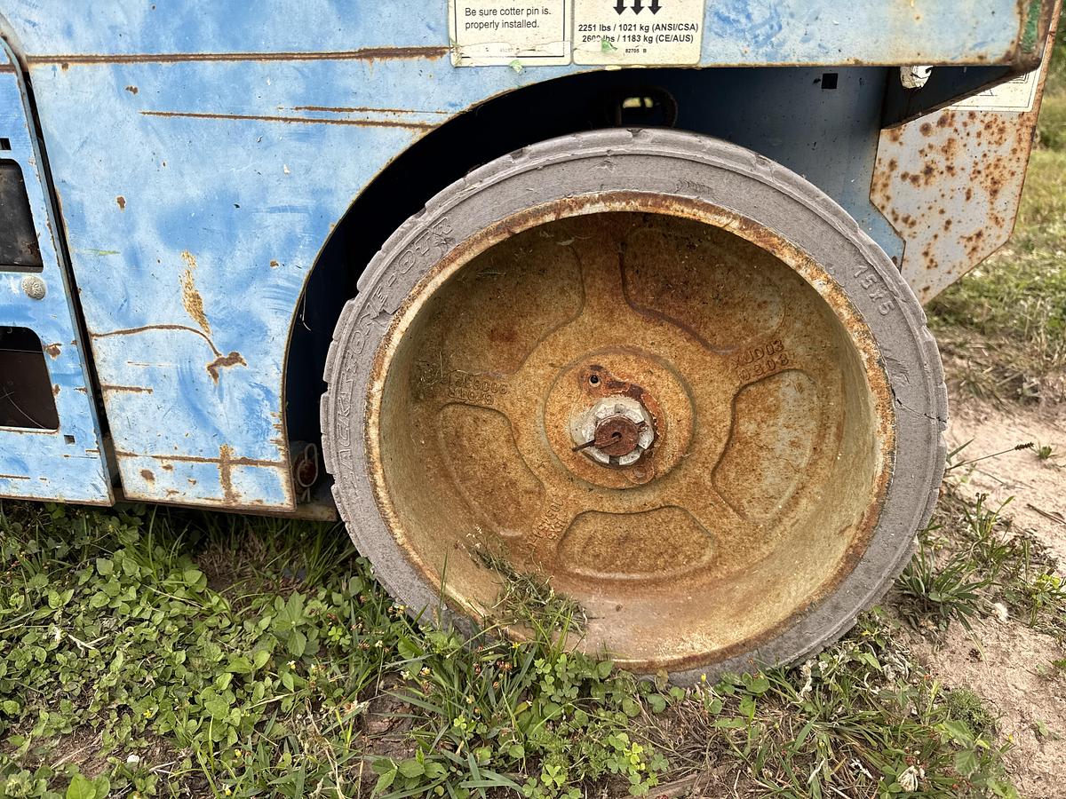 Used 2000 Genie Industries GS-3246