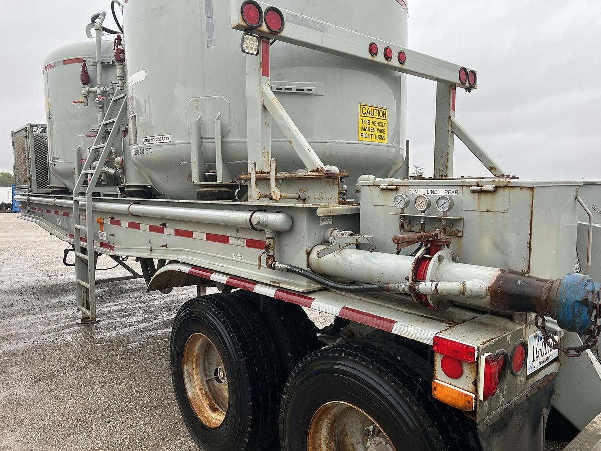 Used 2012 Wilco Dry Bulk Trailer