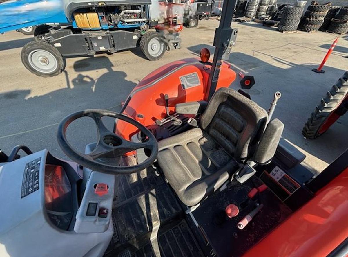 Used 2022 Kubota M6H-101SHD Farm Tractor
