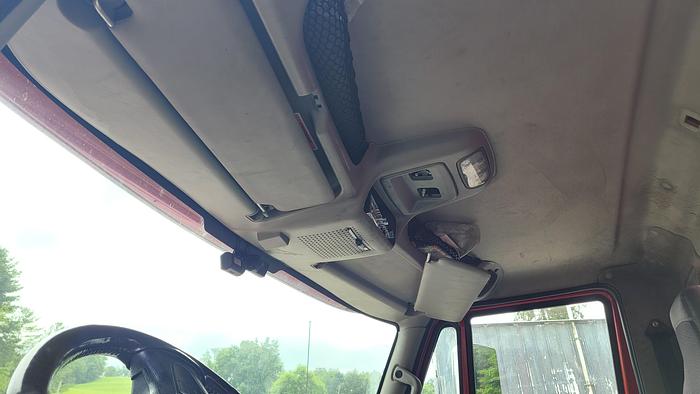 Used 2011 VOLVO Water Truck