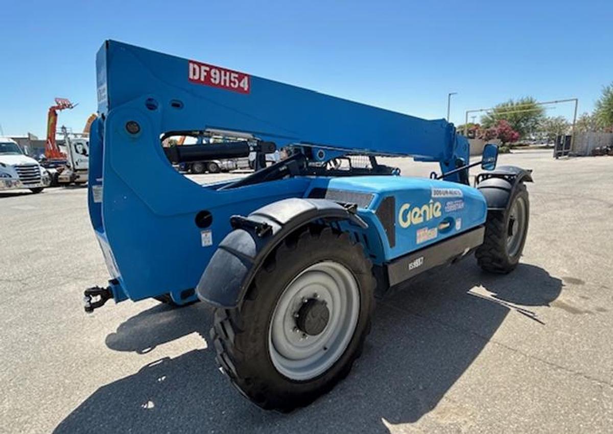 Used 2015 Genie GTH-636