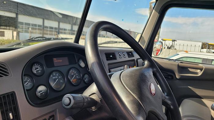 Used 2015 Peterbilt 382