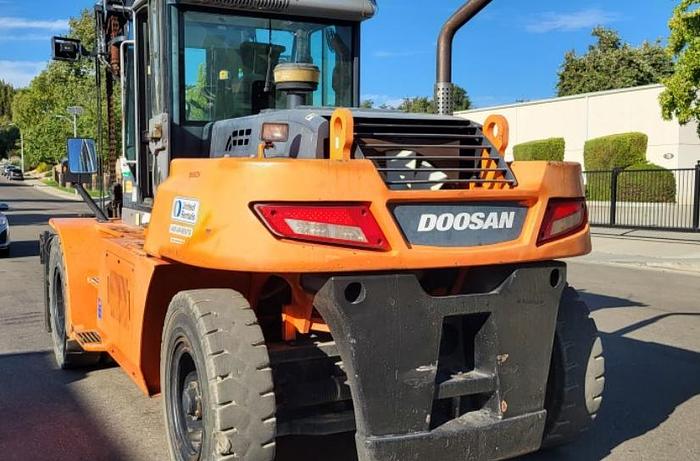 Used Doosan D160S-7 36,000 LBS forklift