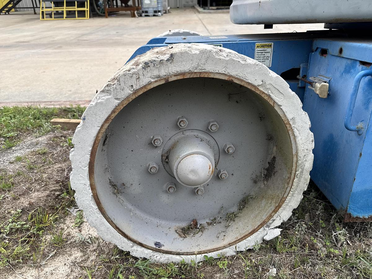 Used 2000 Genie Industries Z-30/20N