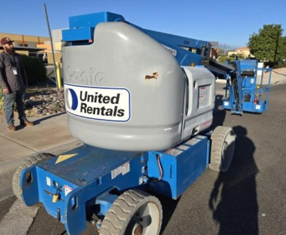 Used 2016 Genie 40ft Articulating Electric boom