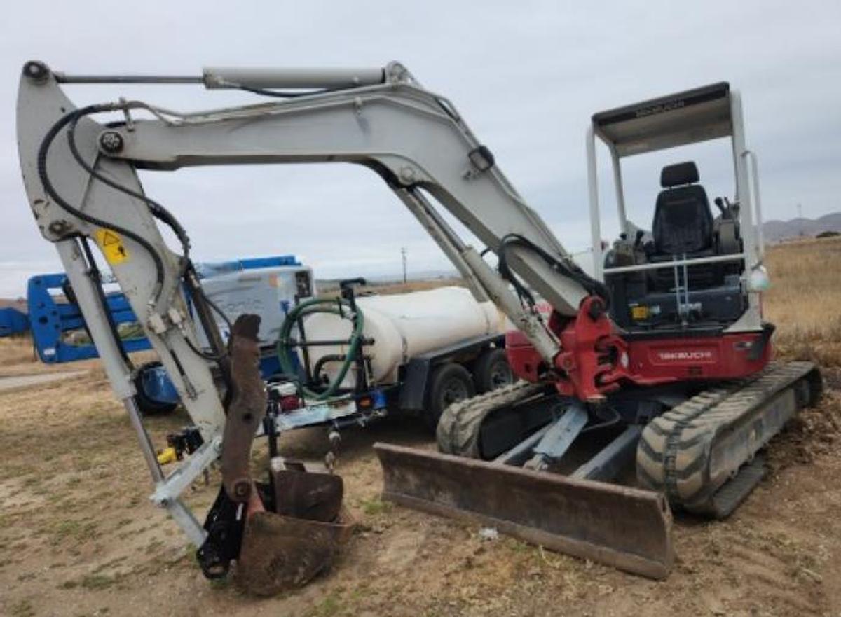 Used TAKEUCHI TB260 MINI EXCAVATOR
