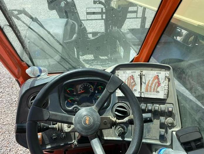 Used Reach lift 12,000 Lbs