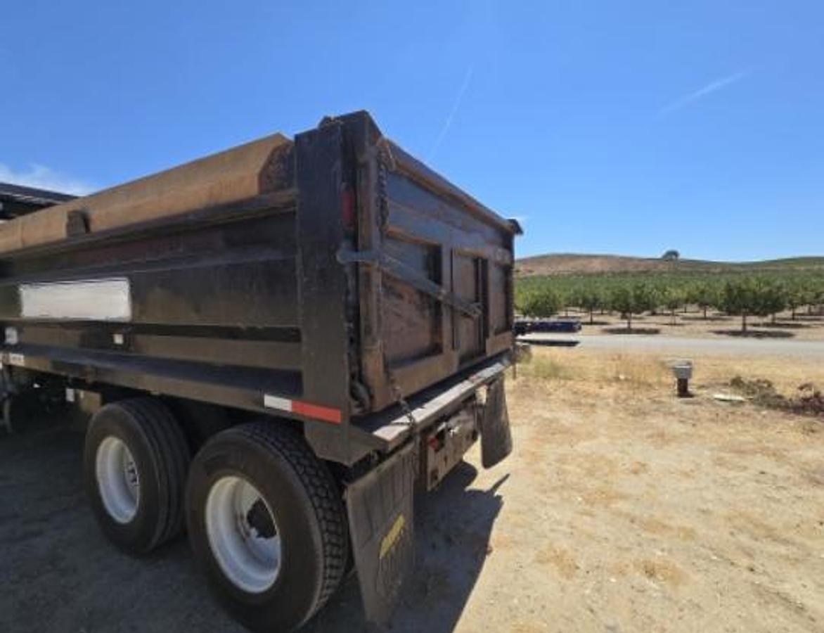 Used 2020 Freightliner 10 - 14 yard dump truck