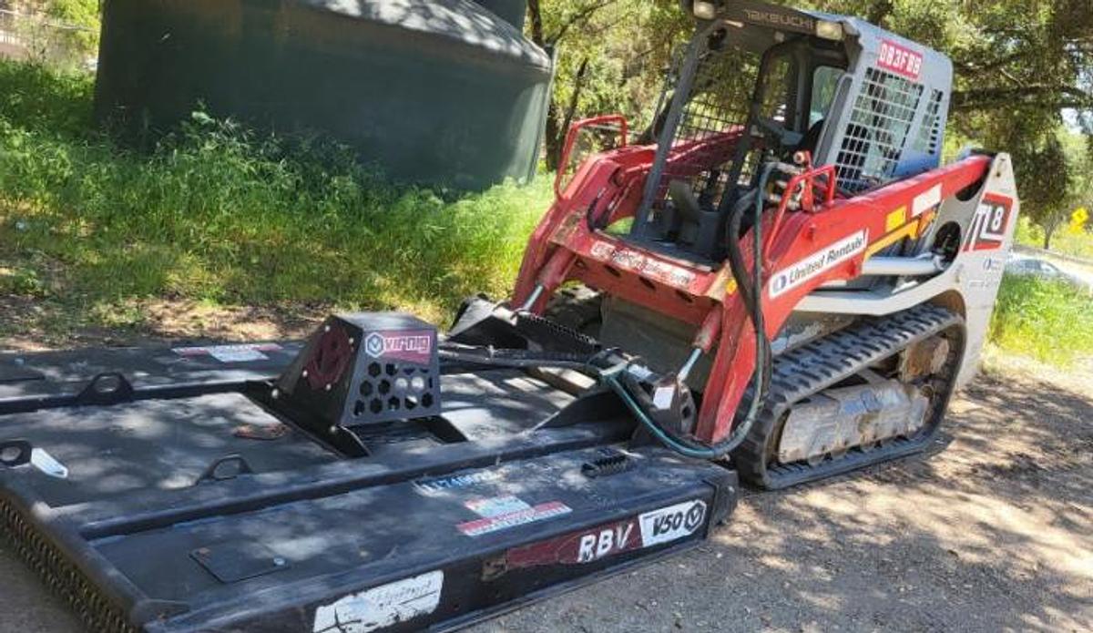 Used 2019 TAKEUCHI TL8W TRACK SKID STEER