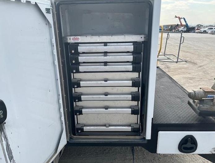 Used Ford F-550 service truck