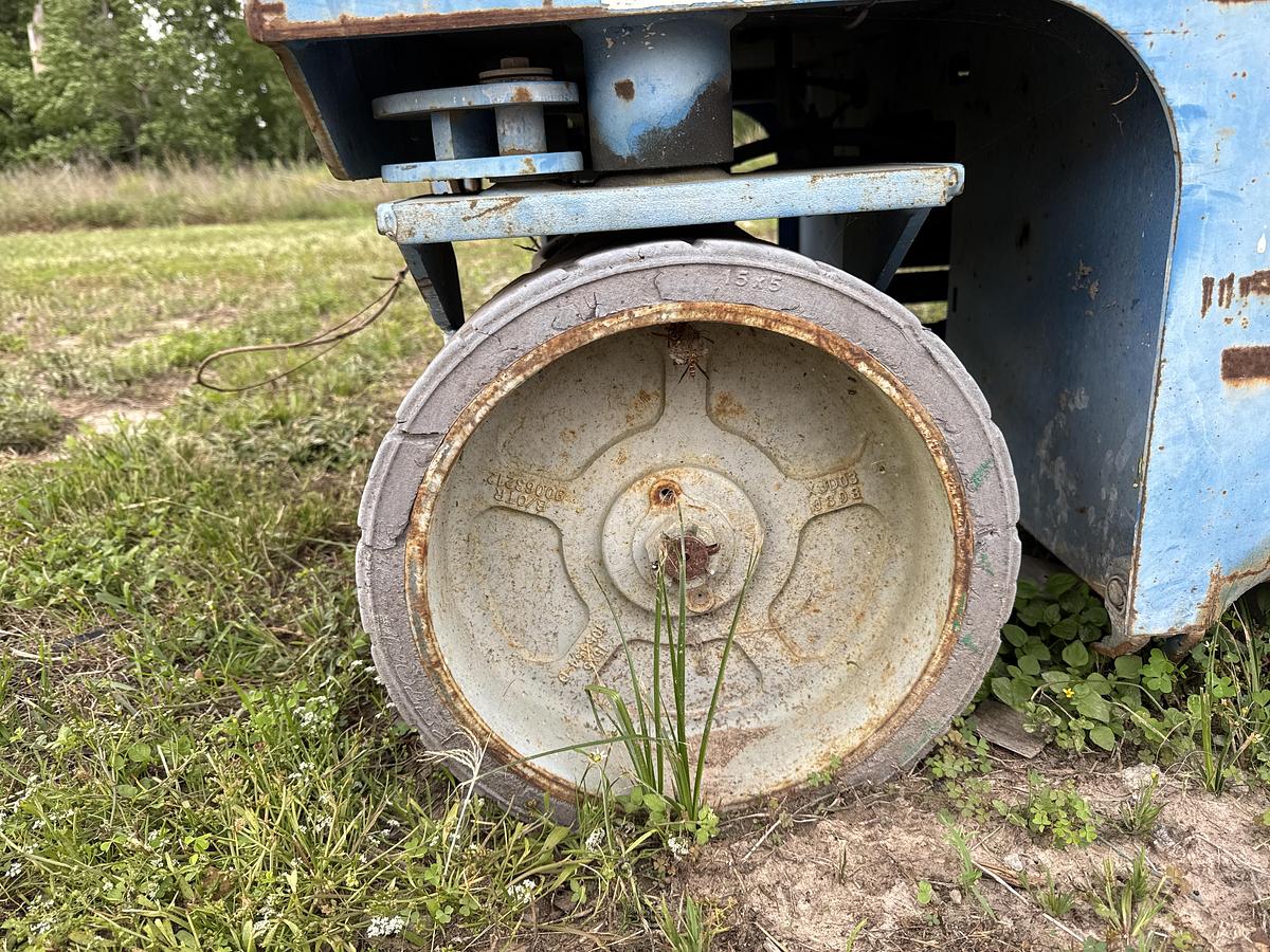 Used 2000 Genie Industries GS-3246