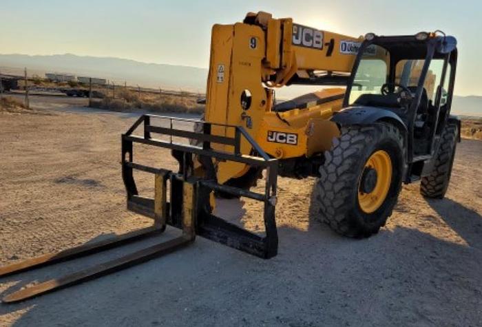 Used JCB 9,000Lbs Reach Lift