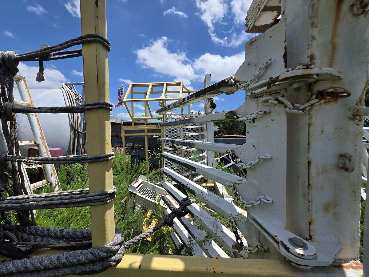 Used Skytop Brewster N-46 900 HP Drilling Rig