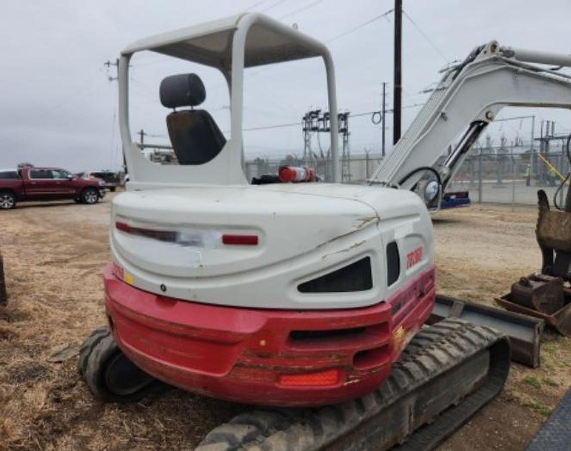 Used TAKEUCHI TB260 MINI EXCAVATOR