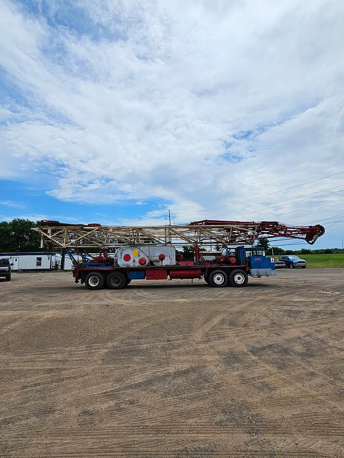 Used 1981 Franks 300 Workover Rig