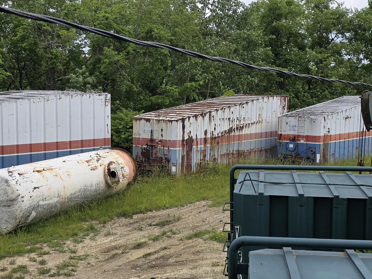 Used Valmont Frac Tanks