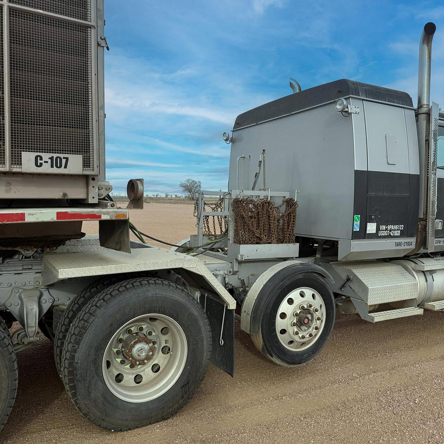 Used 2009 Western Star 4900 Sleeper Truck