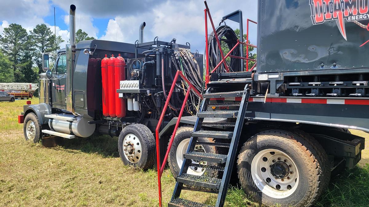 Used 2003 NOV Hydra Rig Coiled Tubing Unit