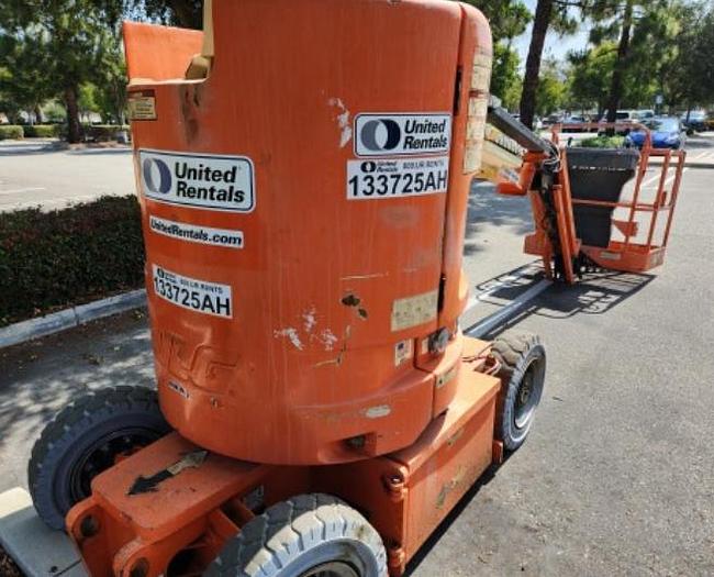 Used JLG Electric 30ft boom