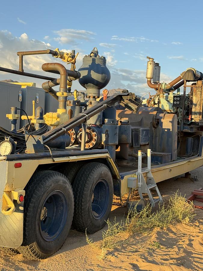 Used Hopper 102' X 260,000 #