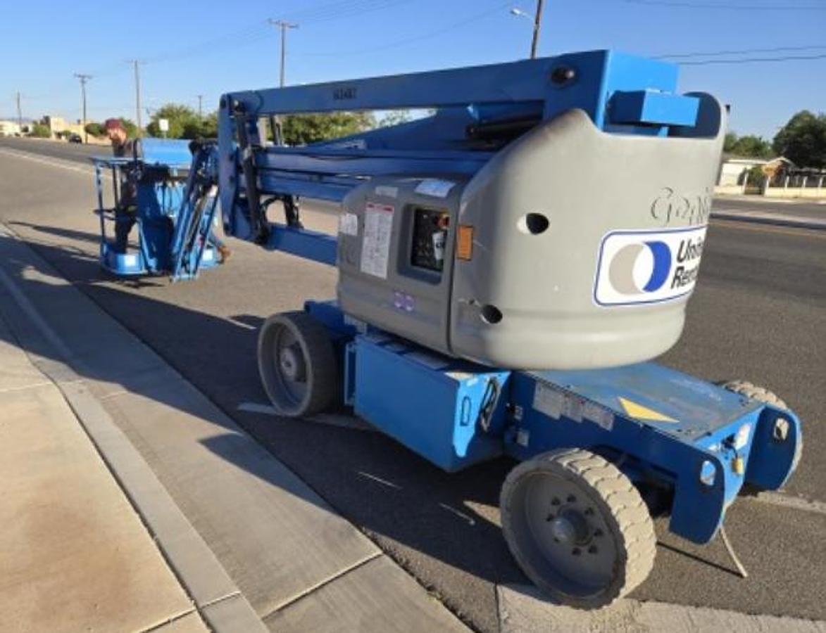 Used 2016 Genie 40ft Articulating Electric boom
