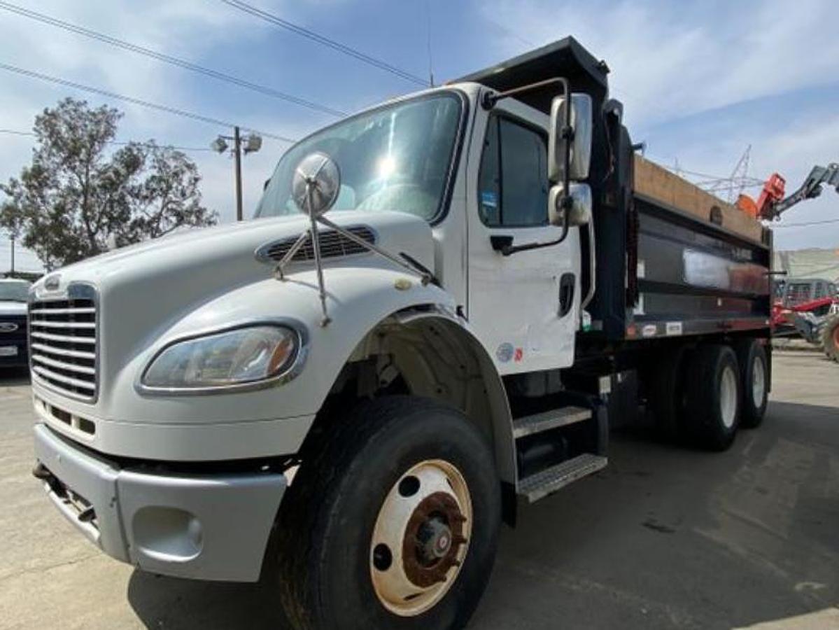 Used 2020 Freightliner 10 - 14 yard dump truck
