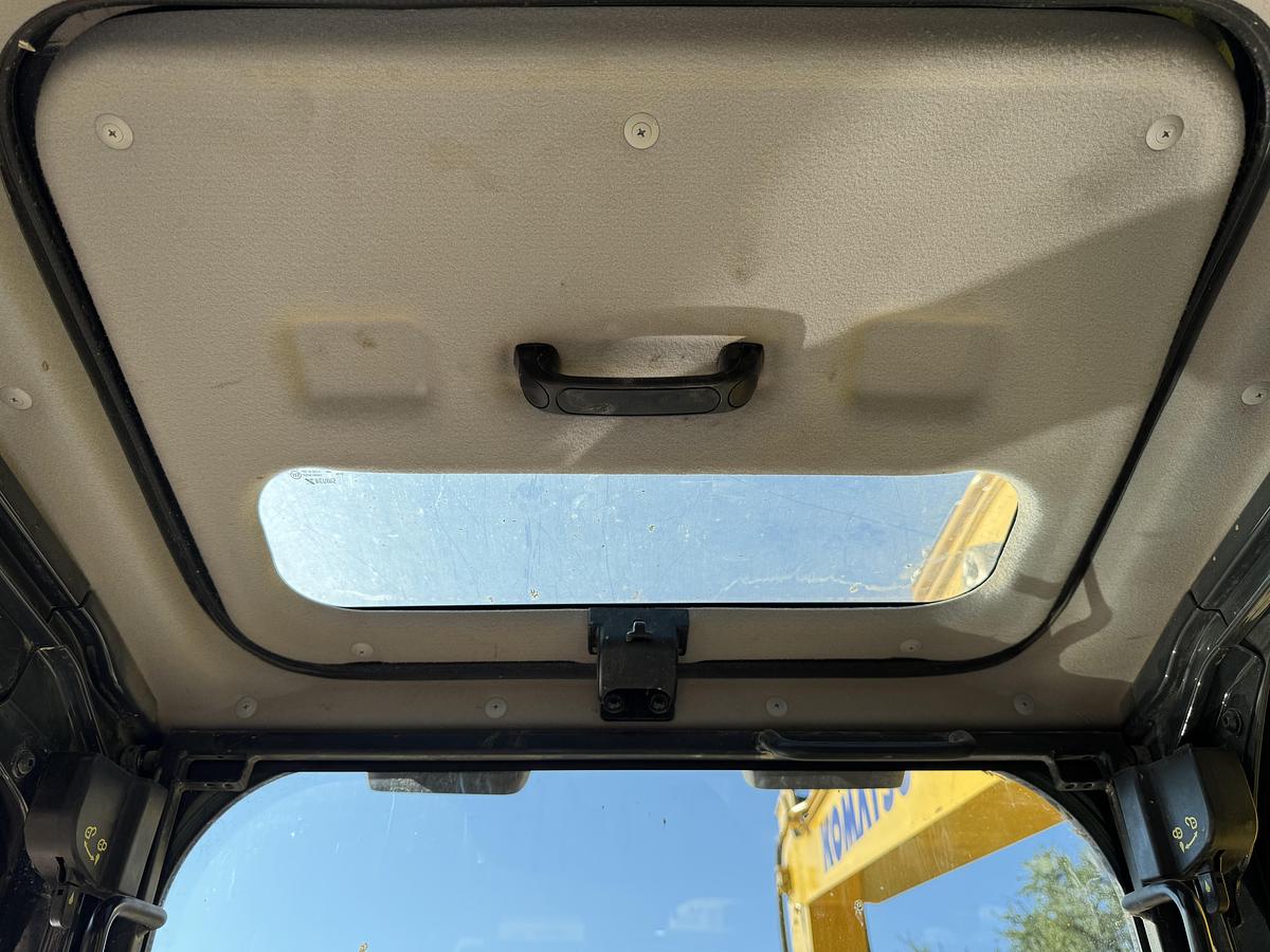 Used 2022 KOMATSU PC138-11