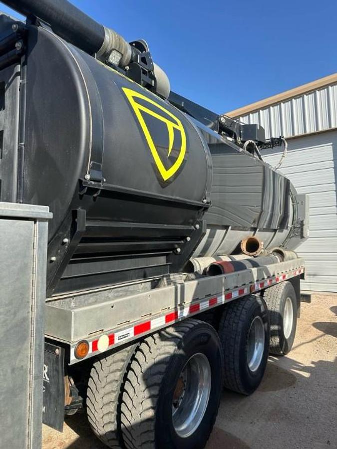 Used 2020 Truvac HXX Vacuum Excavator Truck