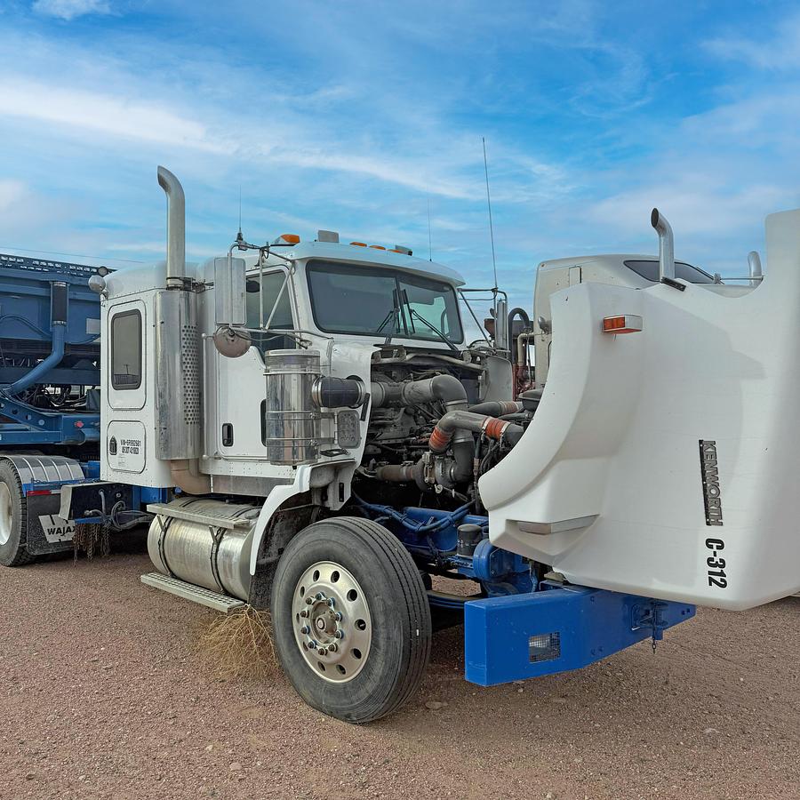 Used 2006 Kenworth T800B Sleeper Truck
