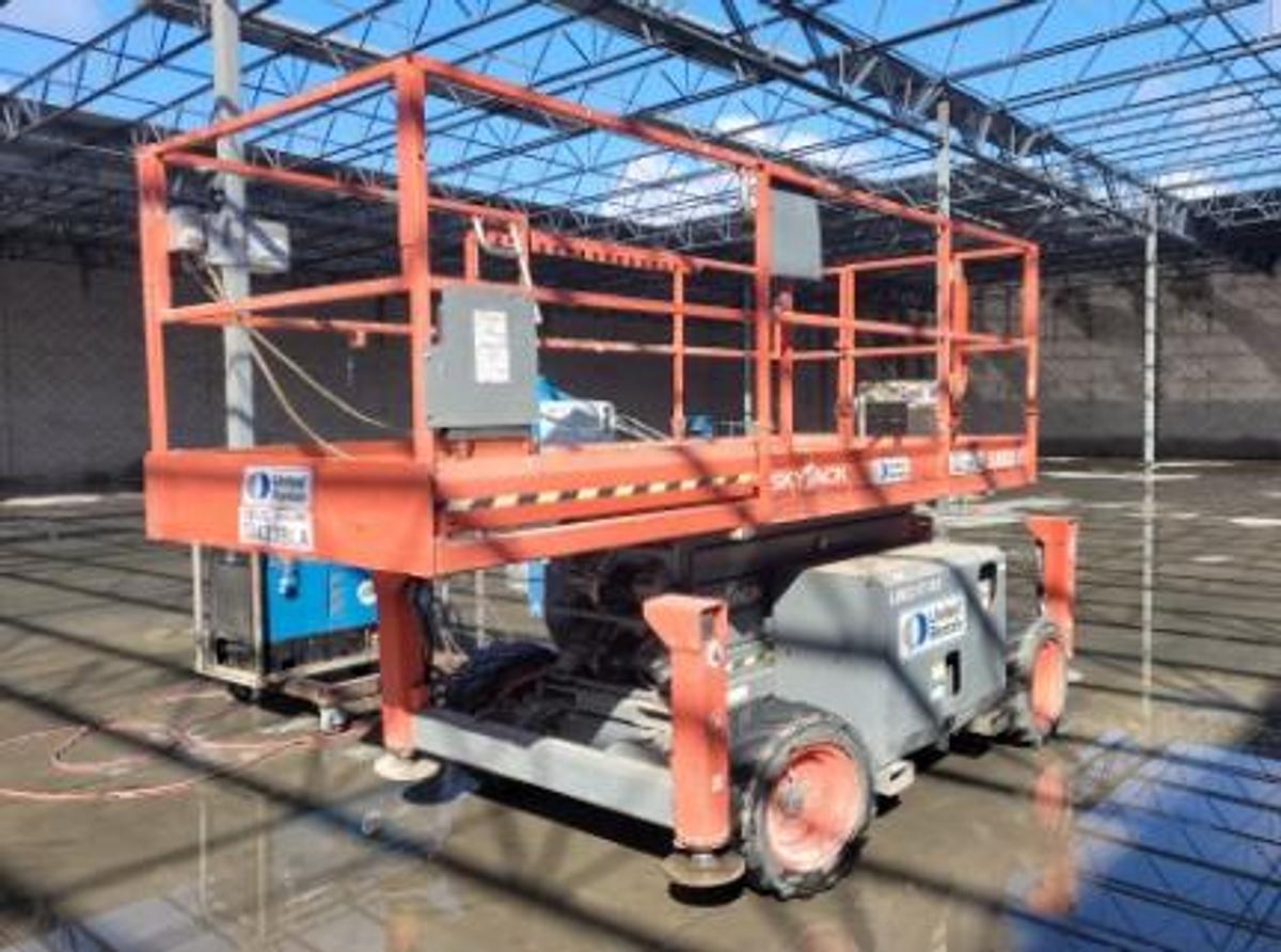 Used Skyjack 32'68" Rough Terrain Scissor Lift