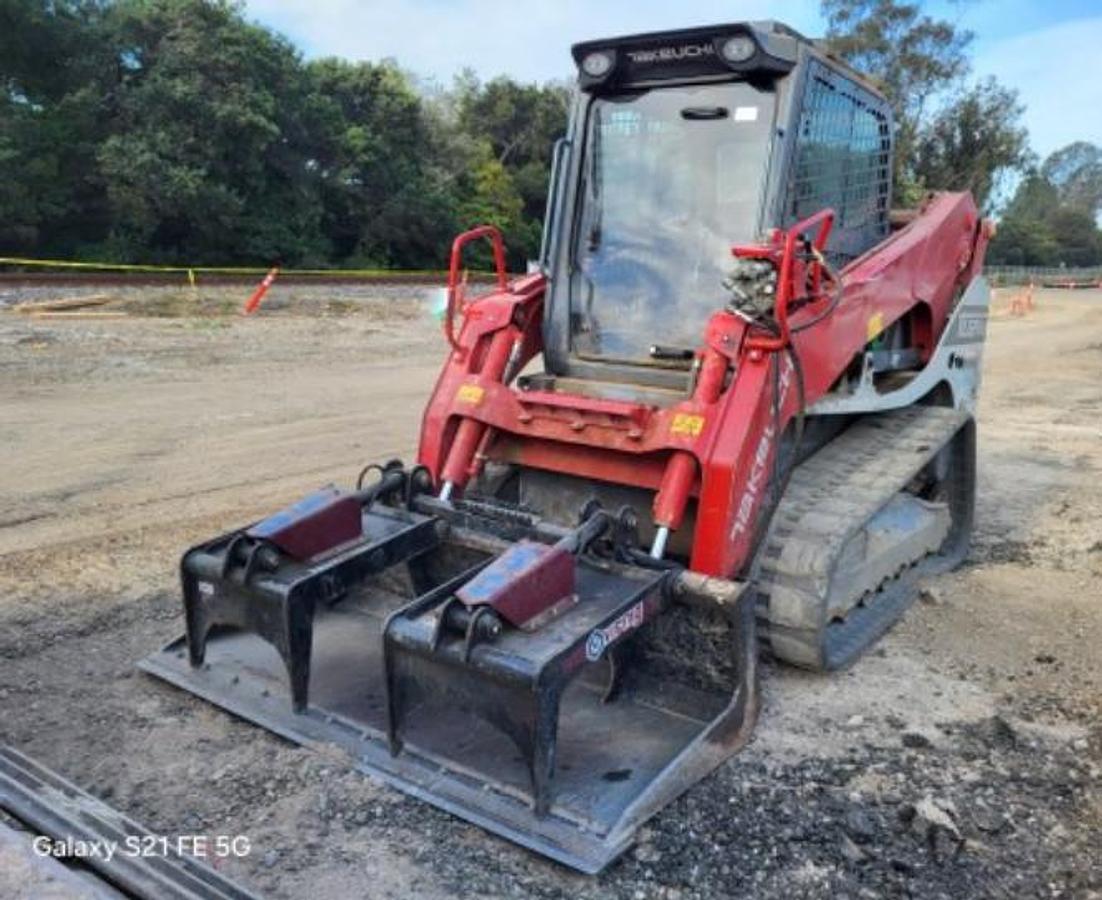 Used 2019 Takeuchi TL12R2-CR Compact Track Loader