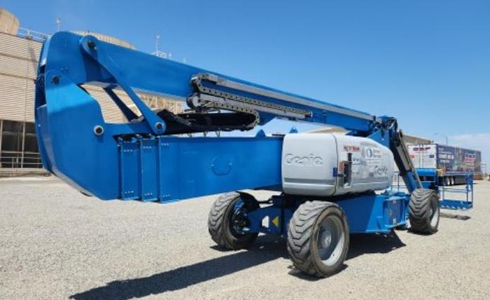 Used 2016 Genie 135ft Articulating Boom